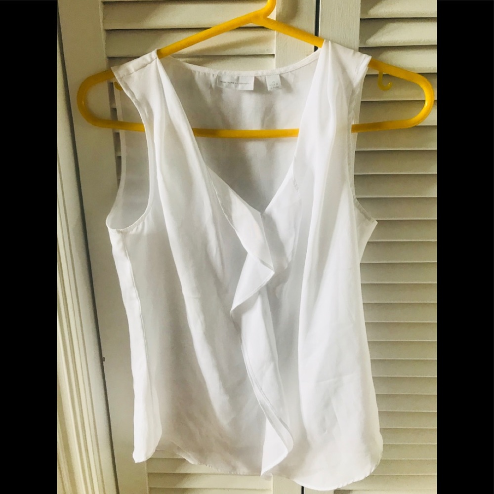 NYC white V-Neck